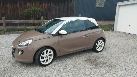 Car image 2