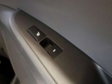 Car image 37