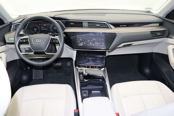 Audi Q8 50 quattro e-tron S-line Sportback 250 kW image number 14