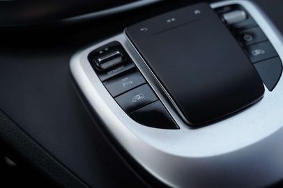 Car image 41