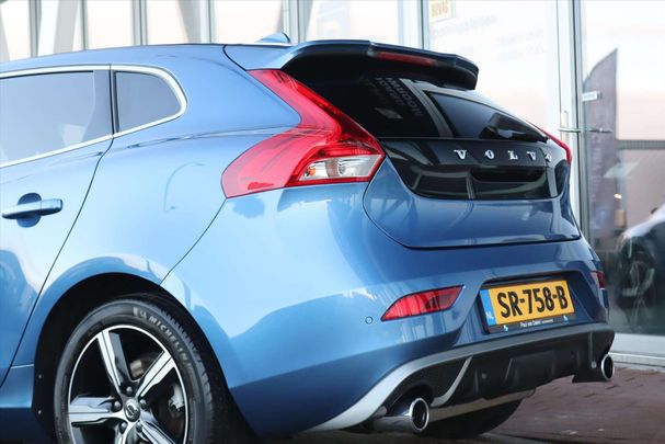 Volvo V40 T4 140 kW image number 14