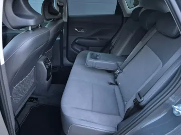 Car image 28