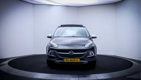 Car image 3