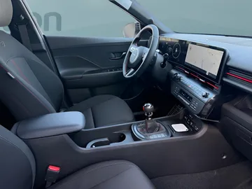 Car image 13