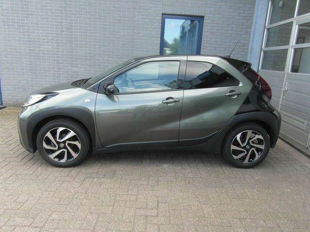 Toyota Aygo X 1.0 VVT-i 53 kW image number 4