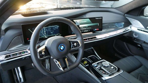 BMW i7 xDrive60 400 kW image number 17