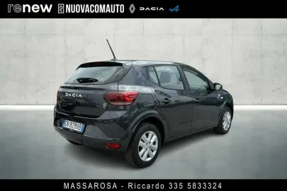 Car image 3