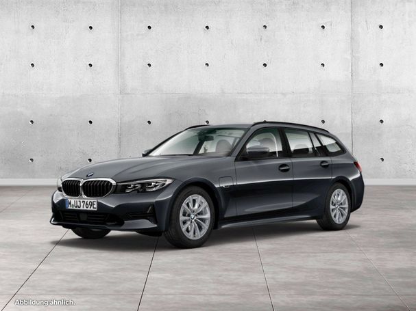 BMW 330e Touring 185 kW image number 1