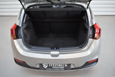 Car image 28