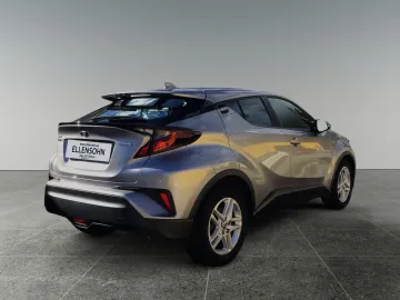 Car image 4