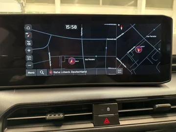 Car image 25