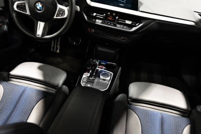 Car image 47