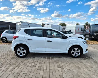 Car image 4