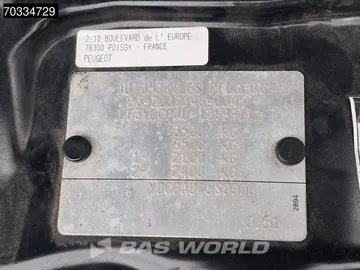 Car image 37