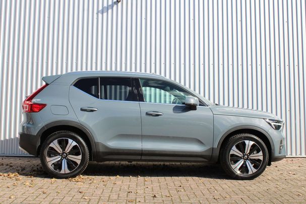 Volvo XC40 T4 155 kW image number 3