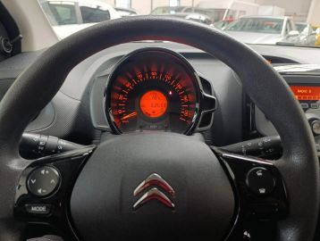 Car image 23