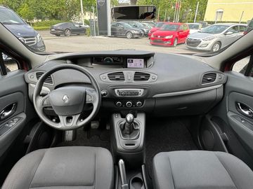 Car image 16