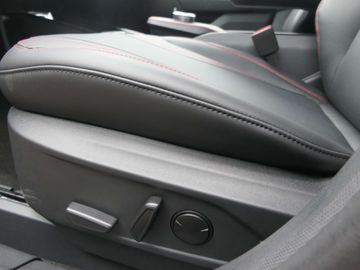 Car image 32