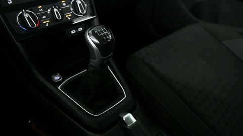 Car image 31