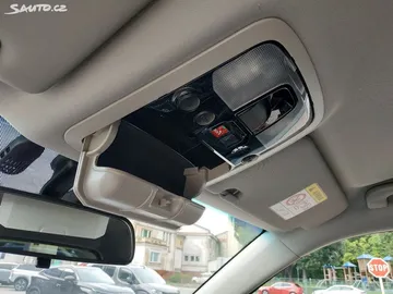 Car image 36