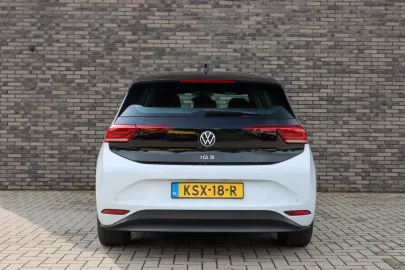 Car image 38