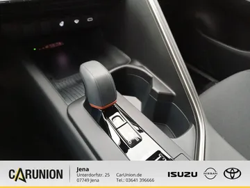 Car image 12