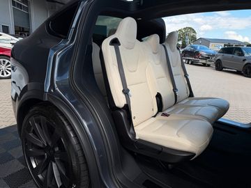 Car image 46