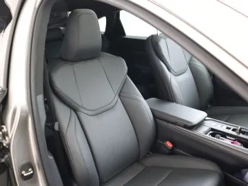 Car image 42