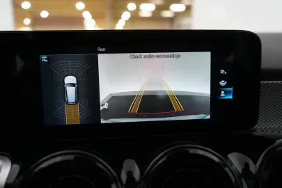 Car image 30