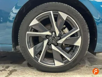 Car image 28