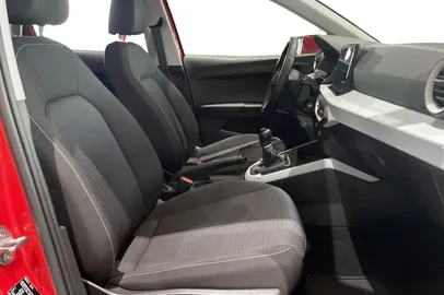 Car image 4