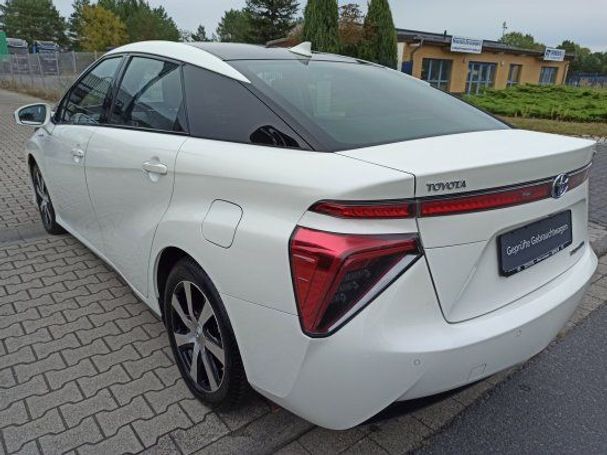 Toyota Mirai 113 kW image number 2