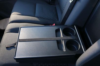 Car image 36