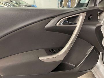 Car image 37