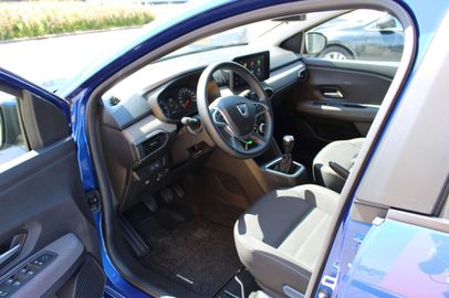 Car image 9