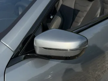 Car image 33