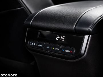Car image 38