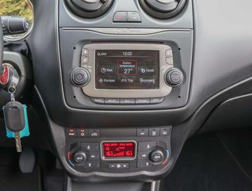 Car image 26