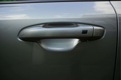 Car image 37