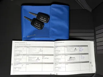 Car image 27
