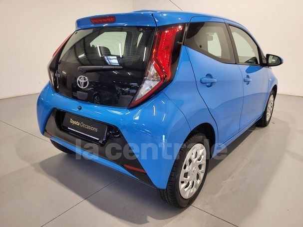 Toyota Aygo X-shift x-play 53 kW image number 17