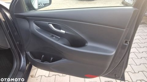 Car image 31