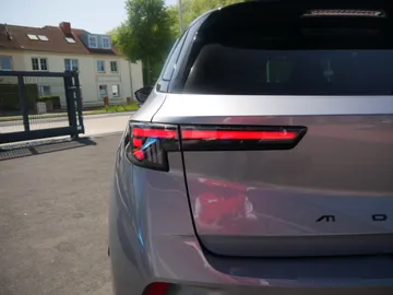 Car image 40