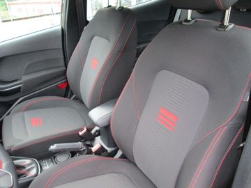 Car image 30