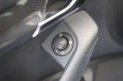 Car image 36