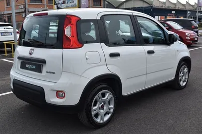 Car image 4
