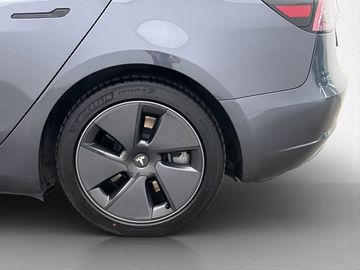 Car image 33