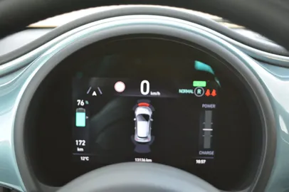 Car image 38