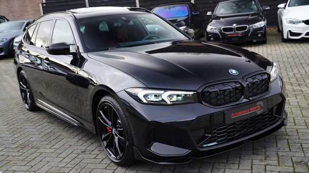 BMW 330e Touring M 215 kW image number 3