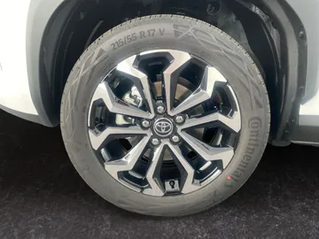 Car image 18
